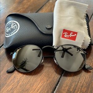 Ray-Ban Dark Gray Round Sunglasses